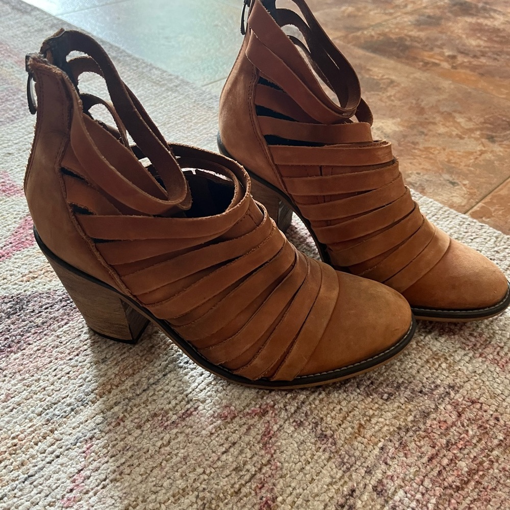 Freebirds by Steve Madden booties